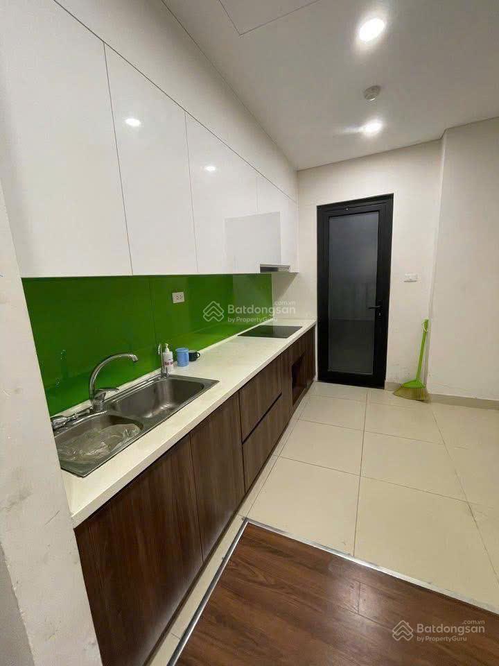 Cho thuê chcc n01t1 ngoại giao đoàn, dt 95m2, view hồ, nhận nhà được luôn, có slot ô tô gửi hầm