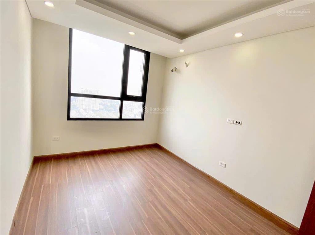 Cho thuê chcc n01t1 ngoại giao đoàn, dt 95m2, view hồ, nhận nhà được luôn, có slot ô tô gửi hầm