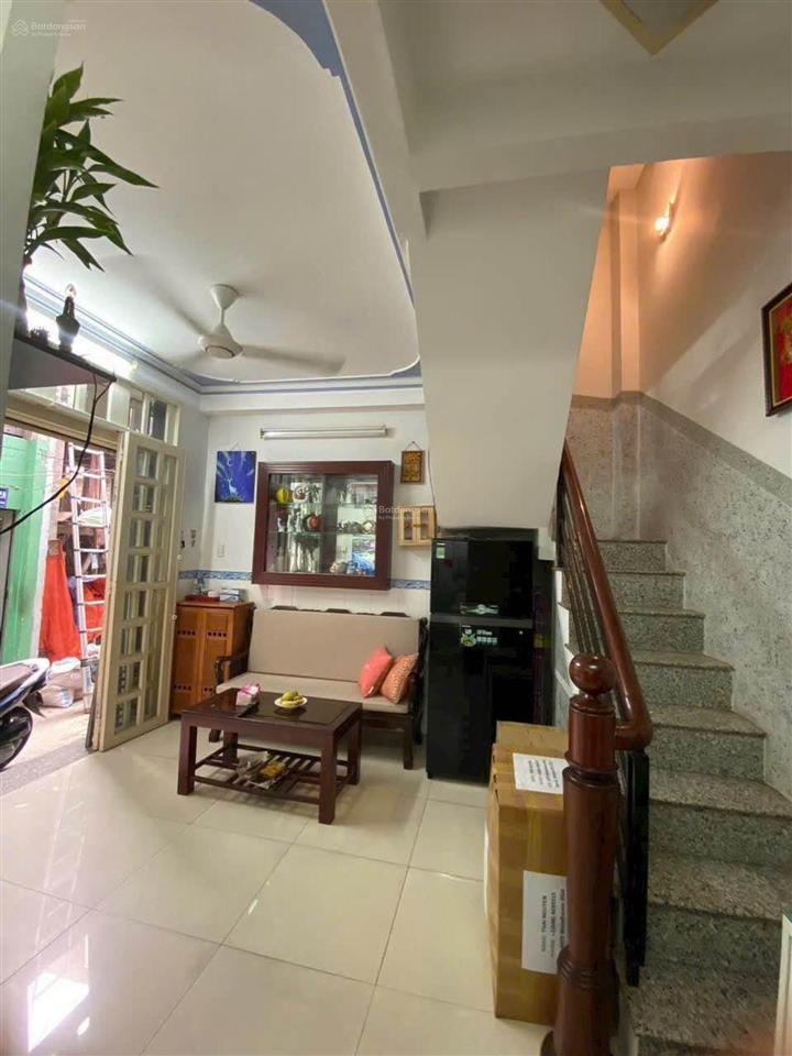 Nhà ngay hoàng văn thụ  p. đức nhuận quận phú nhuận  4 tầng  sd 80m²  chỉ 4,15 tỷ
