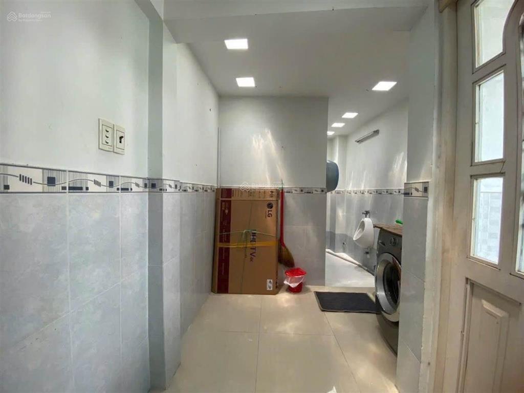 Nhà ngay hoàng văn thụ  p. đức nhuận quận phú nhuận  4 tầng  sd 80m²  chỉ 4,15 tỷ