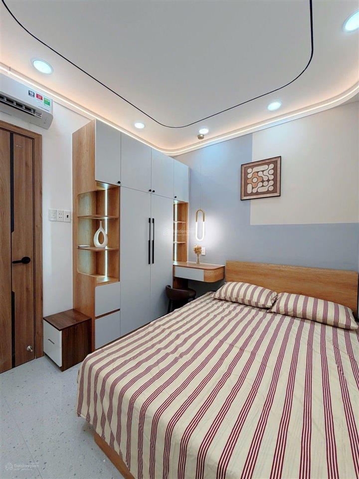 Nhà mới đẹp khu phan xích long quận phú nhuận  giáp quận 1 full nội thất cao cấp  41m2 x 2 tầng