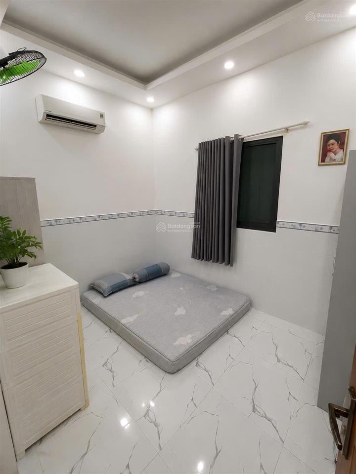 Nhà xịn lô góc 2 mặt tiền ngay luỹ bán bích  xe hơi ngủ nhà  dòng tiền sẵn  chỉ 5 đồng hơn!!