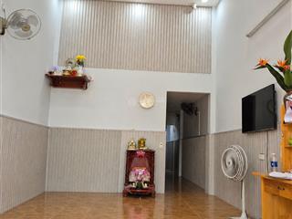 Sát vách lê trọng tấn  dt 70m2  xe hơi ra vào  chỉ hơn 5 đồng!!