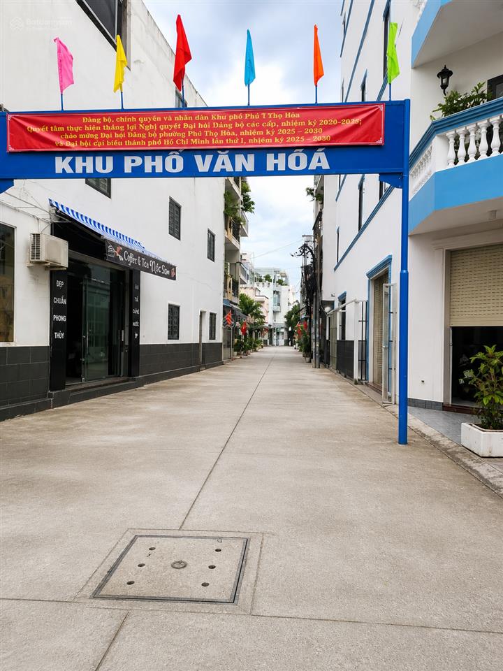 Mua đất tặng nhà hẻm ô tô gần aeon tân phú  dt 77m2  chỉ hơn 6 tỉ đâyy!!