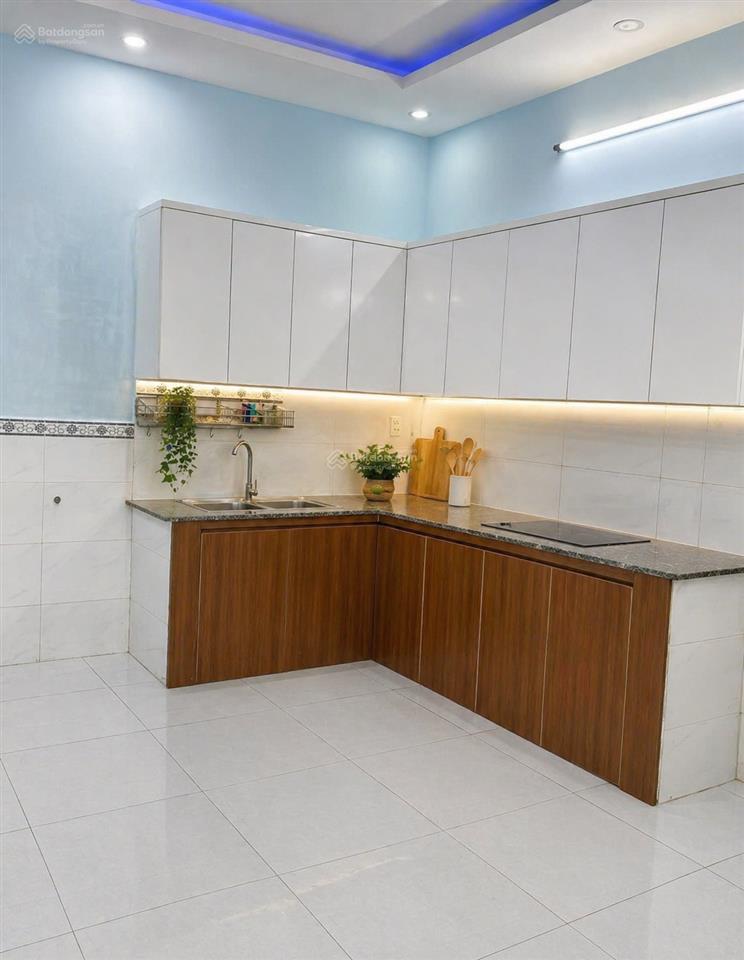 Nhà gần aeon tân phú  dt 73m2  ô tô vào nhà  giá mềm èo chỉ hơn 6 tỉ!!!