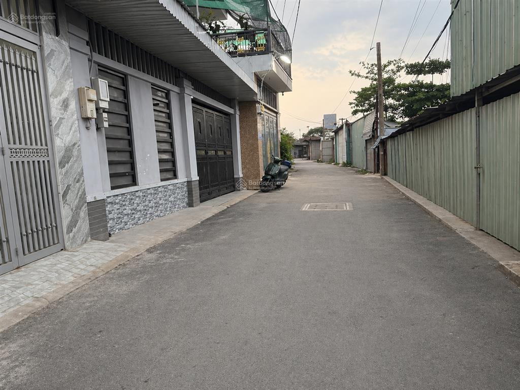 Nhà gần aeon tân phú  dt 73m2  ô tô vào nhà  giá mềm èo chỉ hơn 6 tỉ!!!