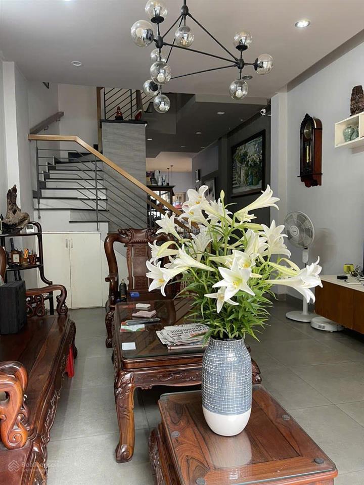 Bán nhà 86m2 (nở hậu), 1 trệt 2 lầu gần sông, có sân trước sau, hẻm xe hơi tận cửa.