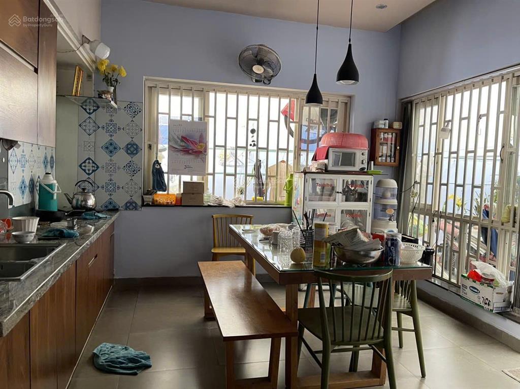 Bán nhà 86m2 (nở hậu), 1 trệt 2 lầu gần sông, có sân trước sau, hẻm xe hơi tận cửa.