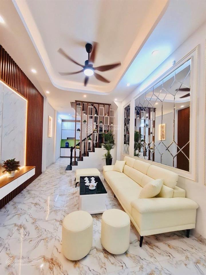 Chính chủ bán nhà lĩnh nam 4 tầng chắc chắn ô tô 7 chỗ đỗ cửa cần bán gấp  chỉ hơn 6 tỷ