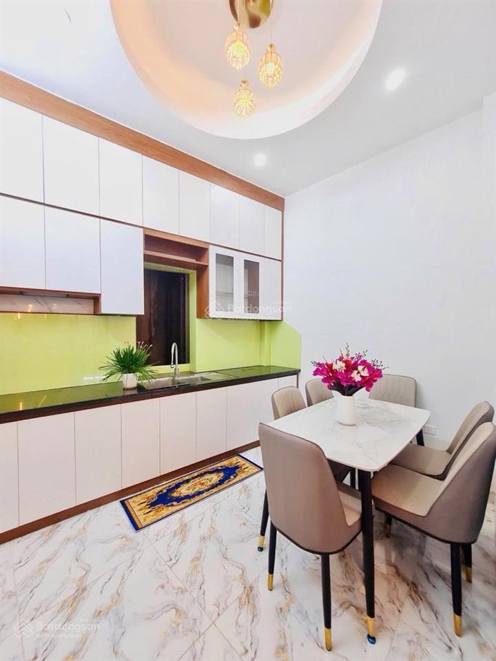 Chính chủ bán nhà lĩnh nam 4 tầng chắc chắn ô tô 7 chỗ đỗ cửa cần bán gấp  chỉ hơn 6 tỷ