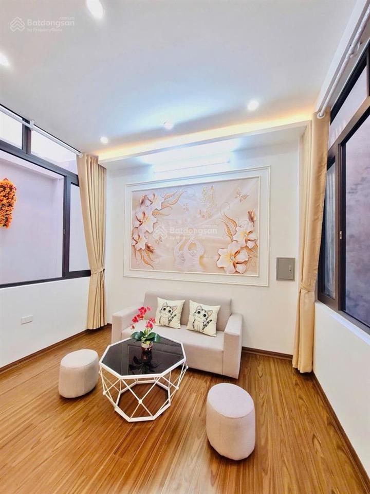 Chính chủ bán nhà lĩnh nam 4 tầng chắc chắn ô tô 7 chỗ đỗ cửa cần bán gấp  chỉ hơn 6 tỷ