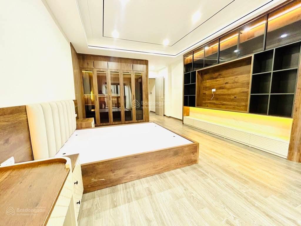 Chính chủ, bán nhà lĩnh nam hoàng mai, 4 tầng, ô tô 7 chỗ đỗ cửa, giá hơn 6 tỷ