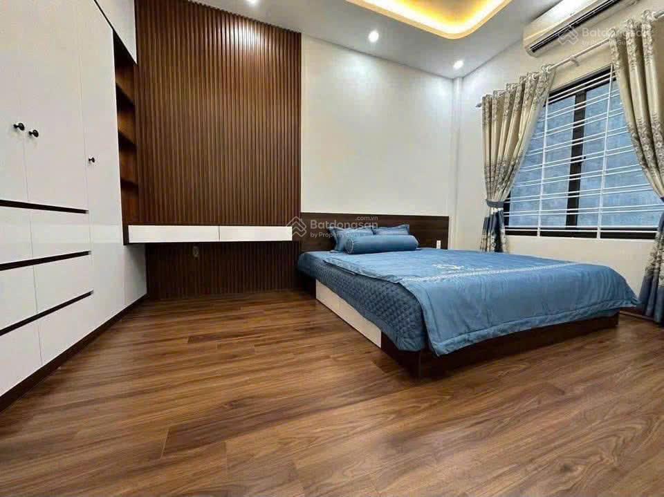 Bán nhà tân mai hoàng mai, ô tô tránh vào nhà, sân vườn rộng, có ô chờ thang máy, 140m2 giá 24t