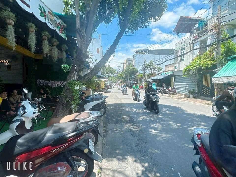 Mặt tiền nhánh tân sơn nhì buôn bán tốt dt 4x10m đúc lững