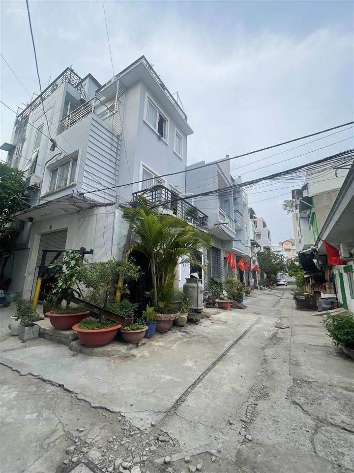 Nhà góc 2 mặt tiền  hẻm 8m (oto+ tải)