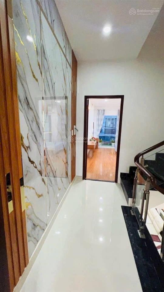 Bán nhà shr hẻm lon 1806 huỳnh tấn phát,nhà bè.xd 1 trệt 3 lầu,5pn 5wc full nt. 0965 004 *** mr huy