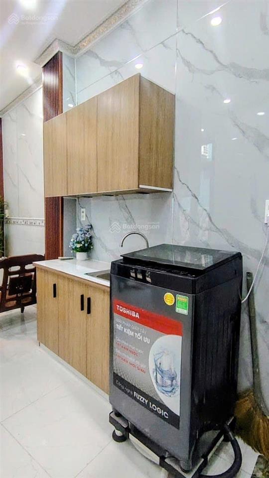 Nhà mới xây 100%  nằm trung tâm quận 10  trục vip tô hiến thành