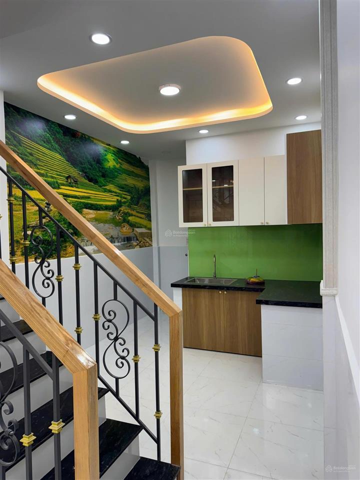 Gía 4 tỷ  diện tích 33m2  20m ra mặt đường hương lộ 2. kinh doanh đông đúc. tiện tích đầy đủ