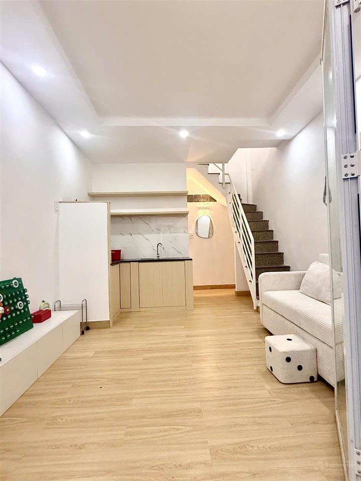 Chỉ 2,950 tỷ tl. kế bên quận 3  quận 10  20m²  ngang đẹp 3,5m x dài 6m