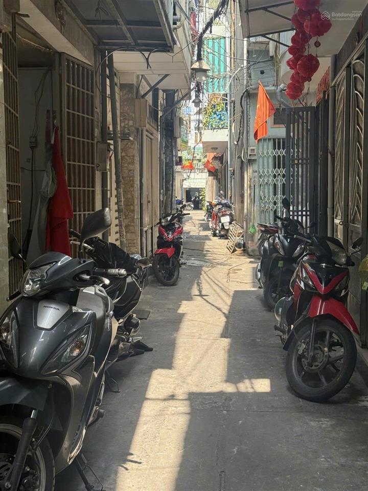 Chỉ 2,950 tỷ tl. kế bên quận 3  quận 10  20m²  ngang đẹp 3,5m x dài 6m