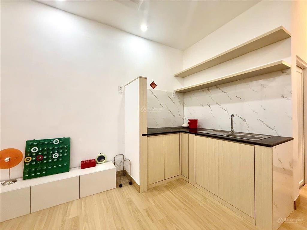 Chỉ 2,950 tỷ tl. kế bên quận 3  quận 10  20m²  ngang đẹp 3,5m x dài 6m