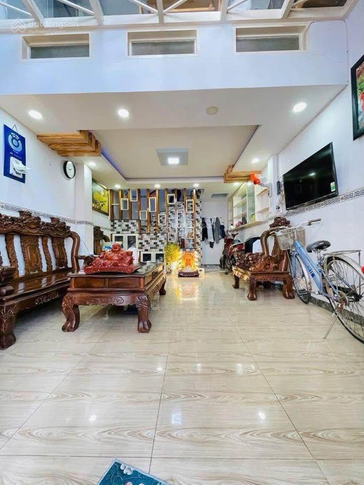 Chủ kẹt bán 2 tỷ 660. nhà 54m2 trần quang diệu, q3 gần bv an sinh. hẻm 6m xây 4 tầng, sổ sẵn