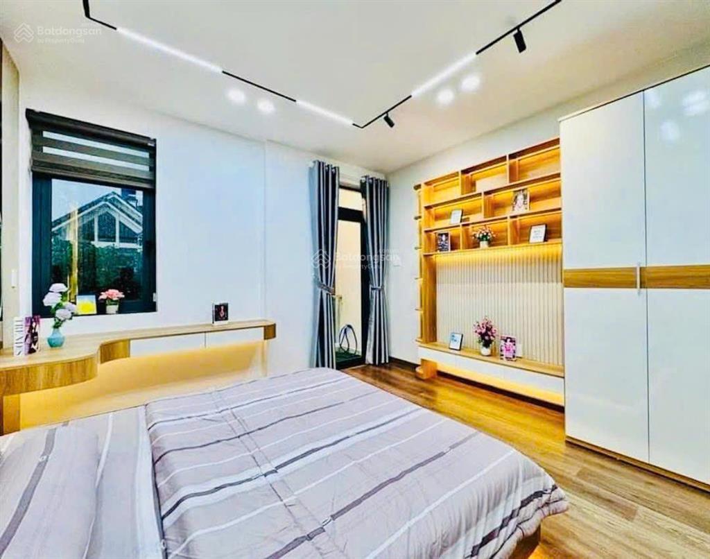 Bán nhà mặt tiền ngay ngã 4 nguyễn tiểu la  bà hạt quận 10, dt 3.3x13m, lửng 3 lầu, giá 11.9 tỷ