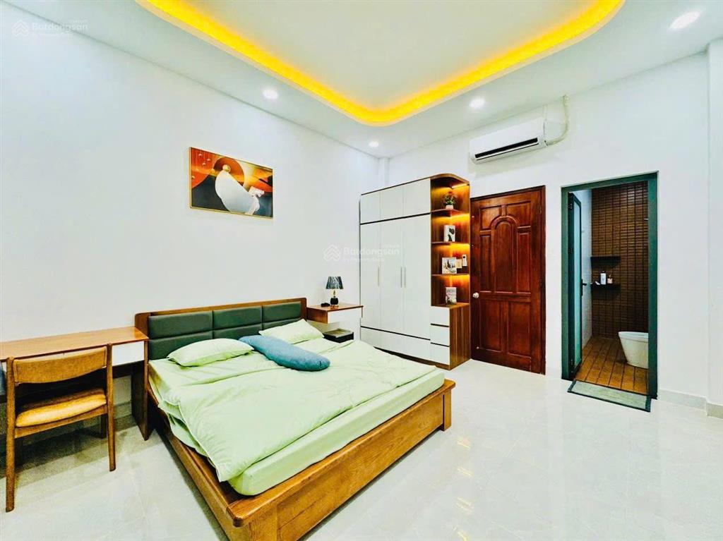 Bán nhà hẻm xe hơi 8m đường hoàng sa phường 11 quận 3, dt 6x15m, 2 lầu st, giá 15.9 tỷ