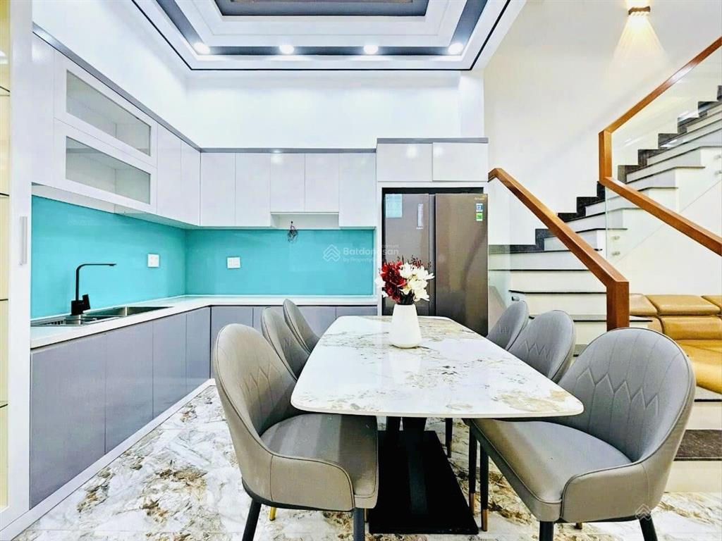 Bán nhà mặt tiền kinh doanh ngay ngã 4 trần bình trọng  cao đạt quận 5, dt 3x17m, giá 11.3 tỷ