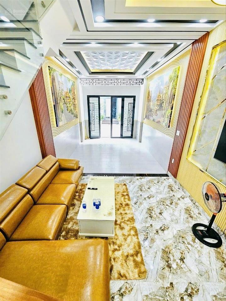 Bán nhà mặt tiền kinh doanh ngay ngã 4 trần bình trọng  cao đạt quận 5, dt 3x17m, giá 11.3 tỷ