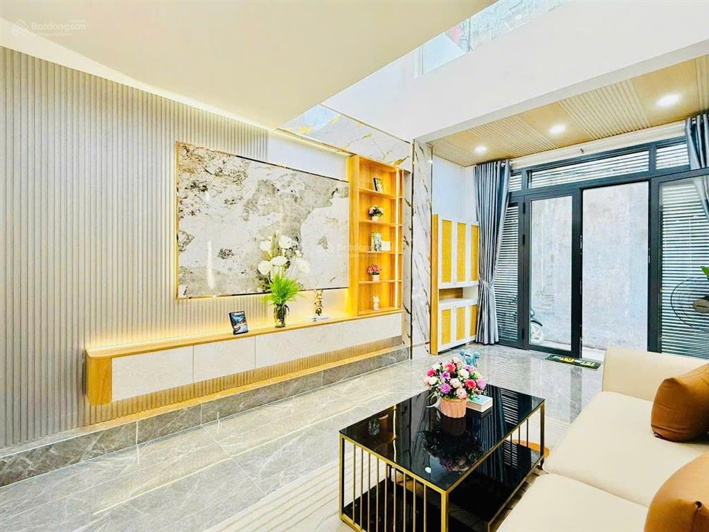 Bán nhà hẻm 5m lê hồng phong ngay 3 tháng 2 phường 10 quận 10, dt 3.8x20m, lửng 3 lầu, giá 10.6 tỷ
