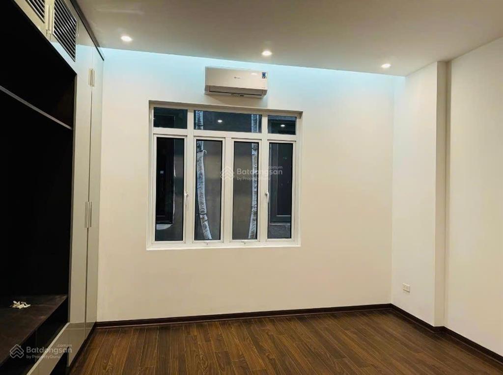 Bán nhà đường giải phóng, dt 82 m2, 8 tầng, sau mở đường mới cực đẹp!