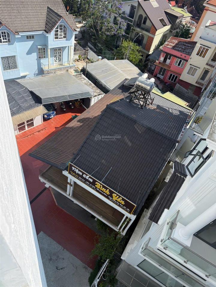 Bán nhà và đất 400m2 tại tt đà lạt