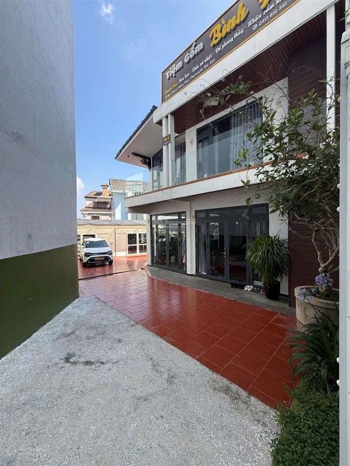 Bán nhà và đất 400m2 tại tt đà lạt