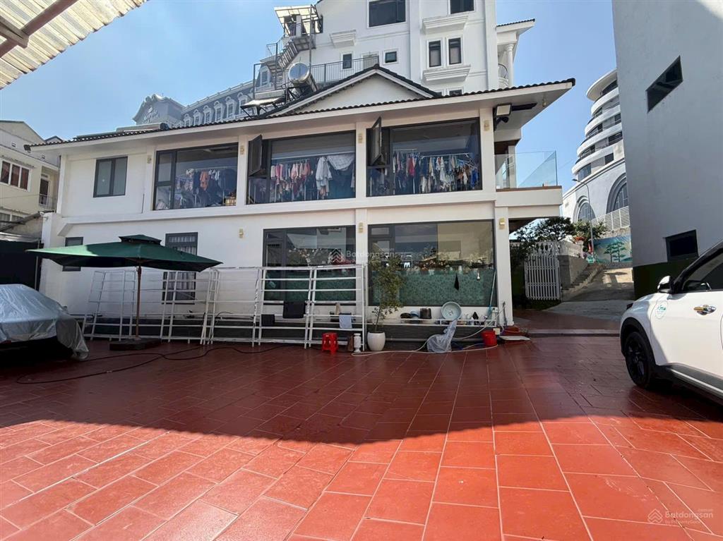 Bán nhà và đất 400m2 tại tt đà lạt