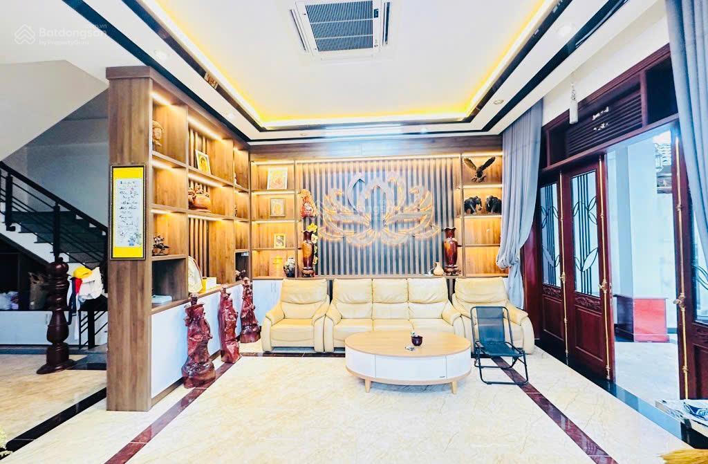 View triệu đô tâm bậc nhất  dt 192 m  mt 8.5mphùng chí kiêntp huế  độ hiếm khỏi phải bàn.