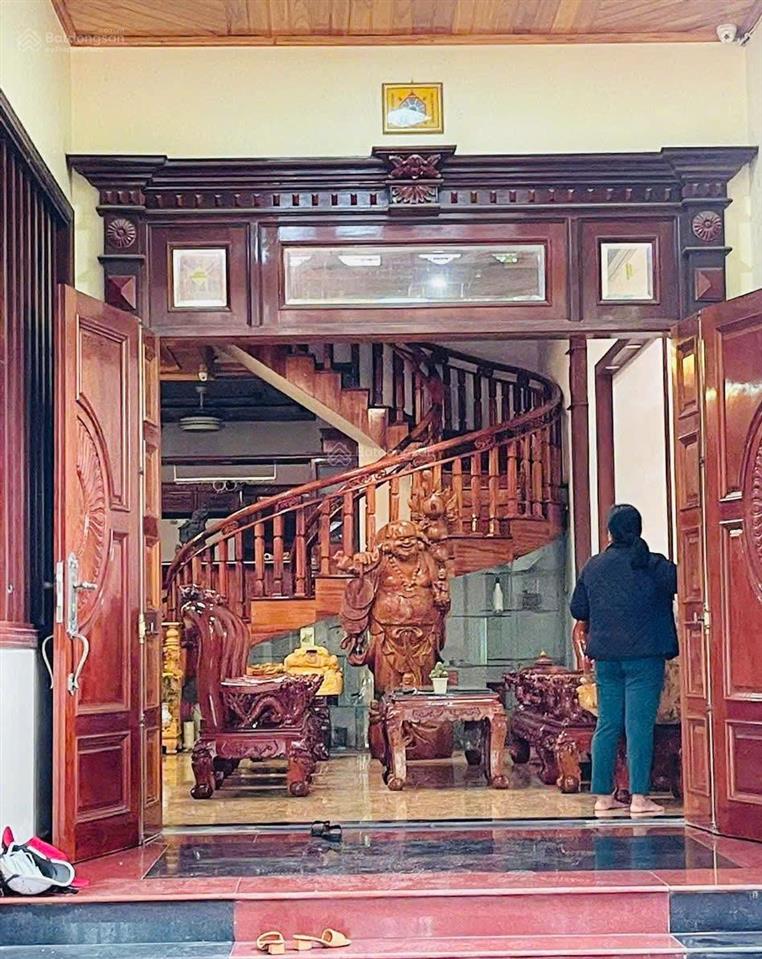 Chủ định cư tại mỹ cần bánnhà 3 tầng gỗ hương cao cấpdt 192mview sôngđặng văn ngữ tp huế