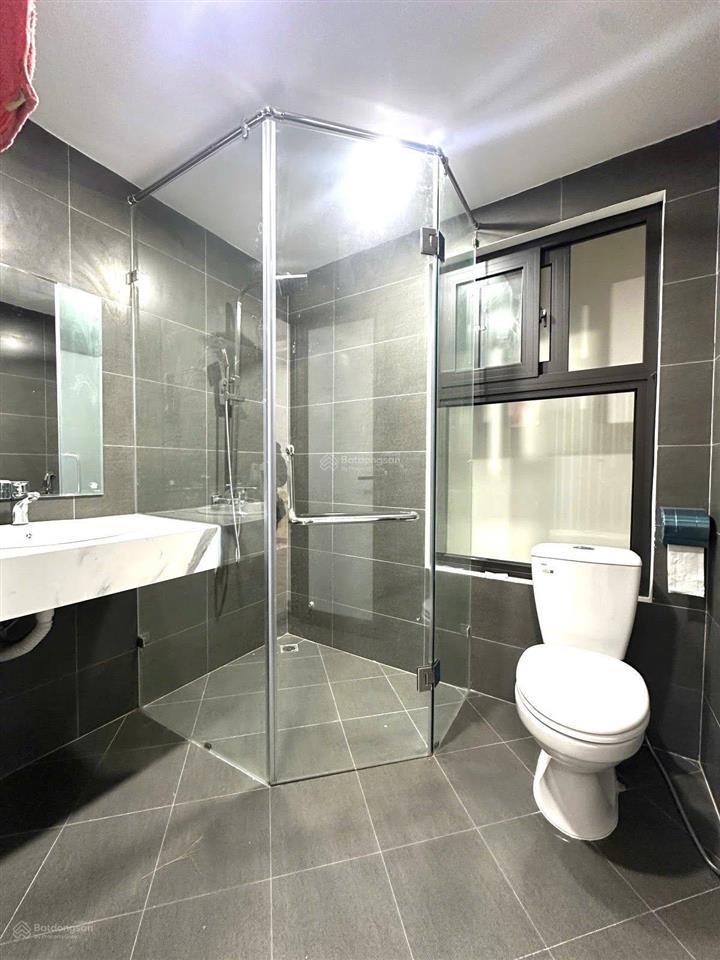 Nhà đẹp yên hoà  gần phố  ngõ thoáng  dt 35m x 5 tầng  mặt tiền 5m