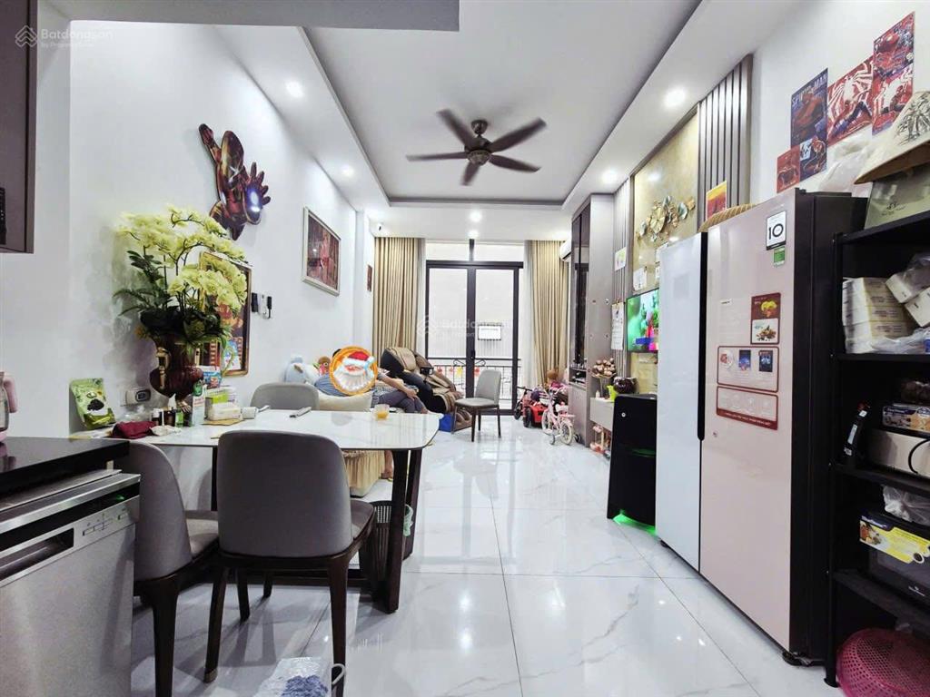 Cắt lỗ giảm sâu  phân lô ô tô vào  đường láng 33m x 5 tầng  10.5 tỷ