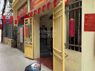 Nhà 2 tầng cũ phố võ chí công, phường nghĩa đô, quận cầu giấy, dt 32m, hơn 6 tỷ, 0911 444 ***