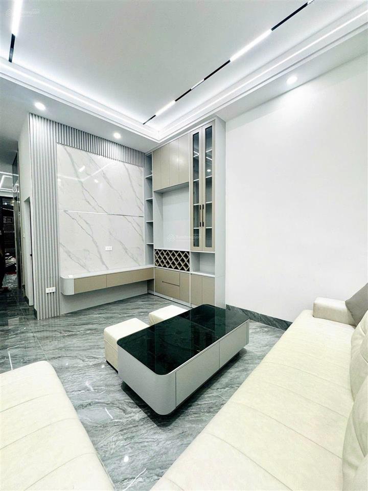 Thang máy 2 mặt thoáng ô tô dừng đỗ