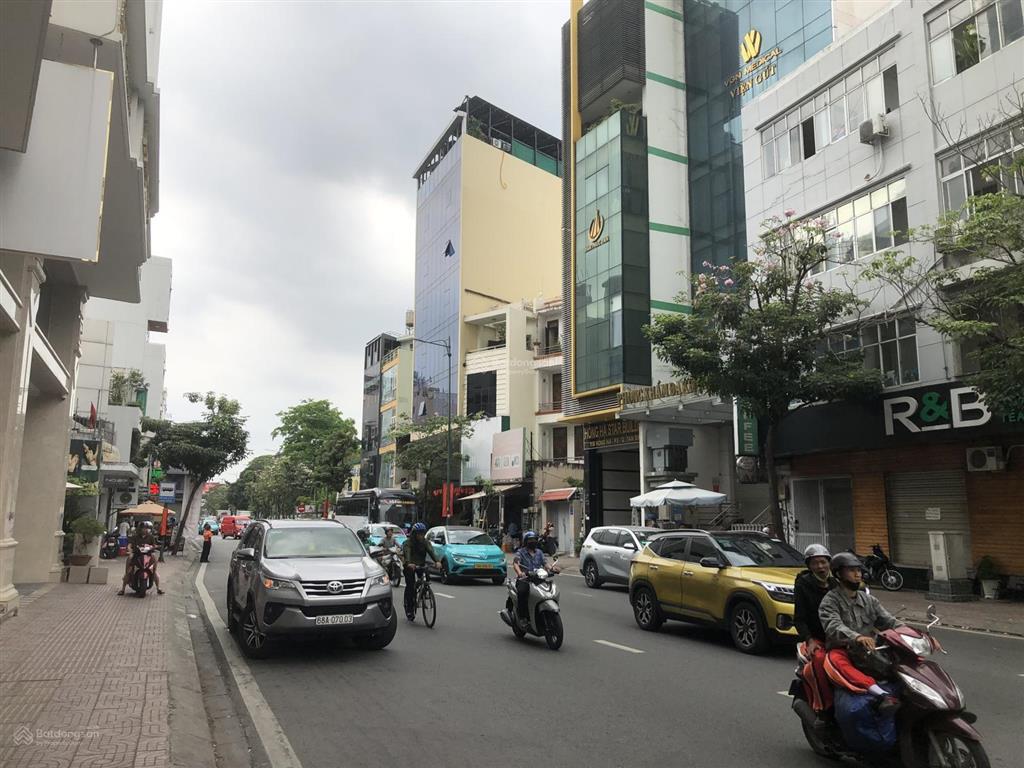 Bán nhà hồng hà 128m²  góc 2 mặt tiền  ngay cửa ngõ sân bay  tân bình  giá 26.5 tỷ