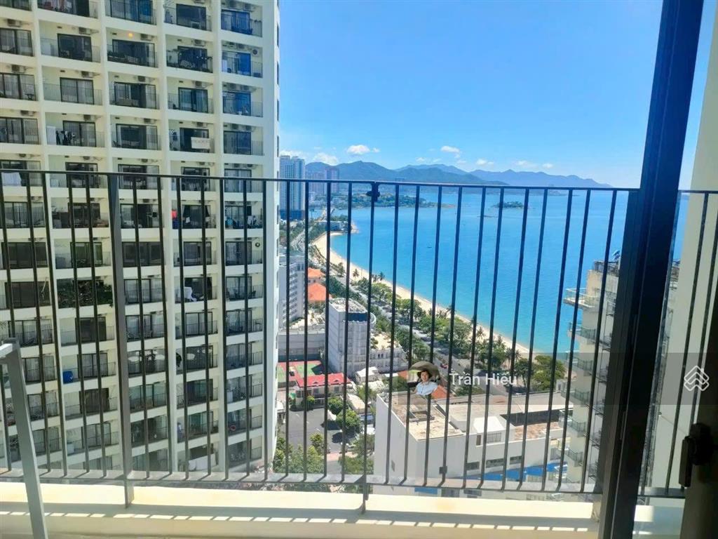 Bán căn hộ toà nam tầng cao view biển đẹp  gold coast full nội thất chỉ 5,3 tỷ. lvcc