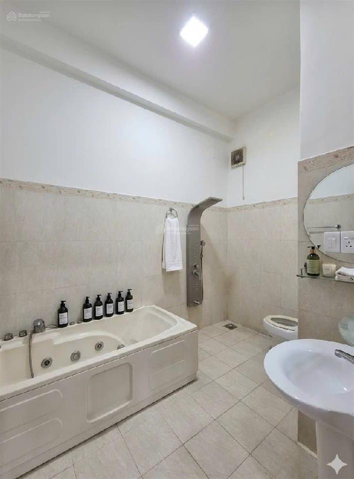 Siêu phẩm q12 4 tầng 114m2 ngang 5.7mđối diện ubnd q12 cũ lê thị riêng, khu đồng bộ,đường 10m