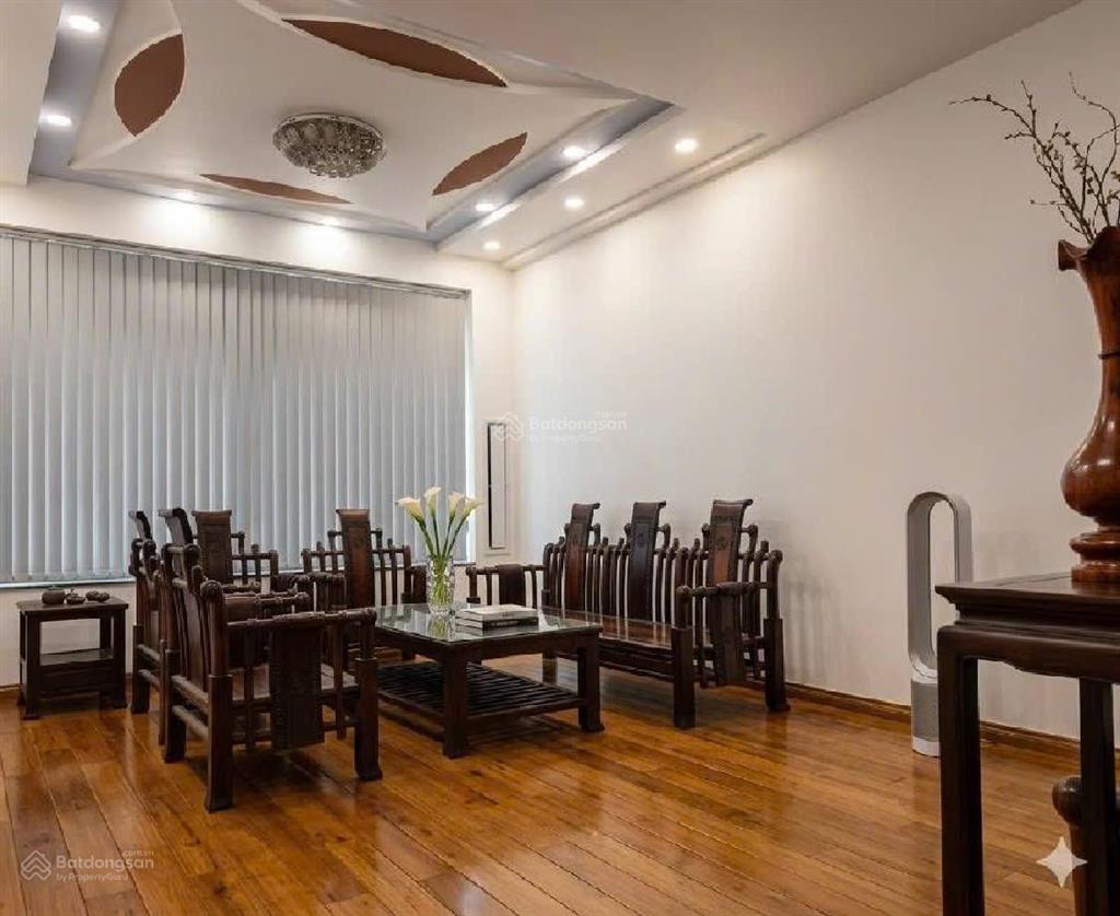 Siêu phẩm q12 4 tầng 114m2 ngang 5.7mđối diện ubnd q12 cũ lê thị riêng, khu đồng bộ,đường 10m