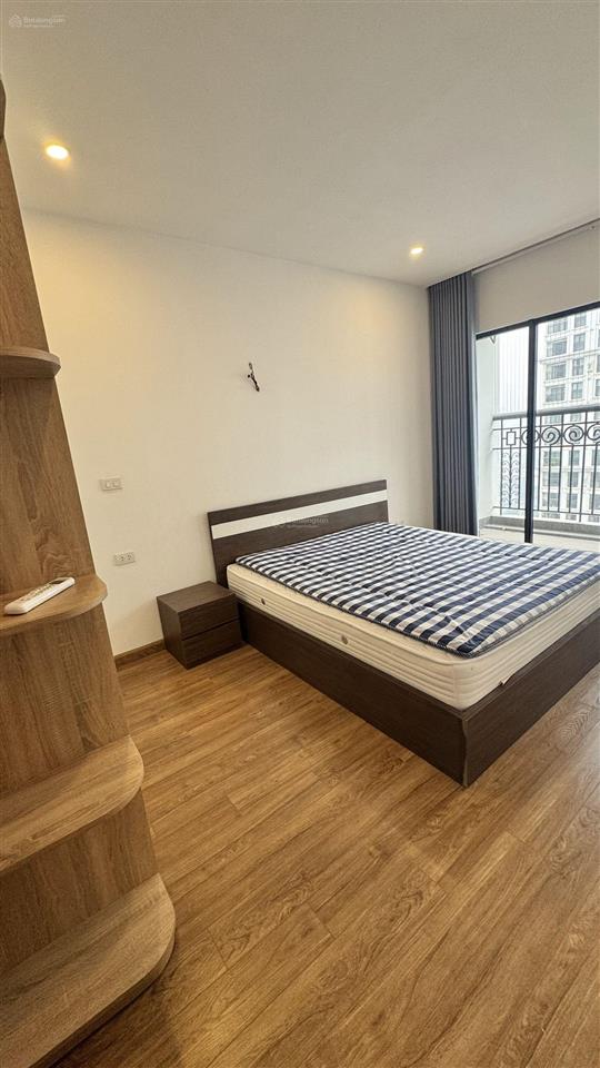 Bán căn 3 ngủ tại the sun, dt 96m, giá 9.1 tỷ nhà full đồ, bc đông nam  0987 286 ***