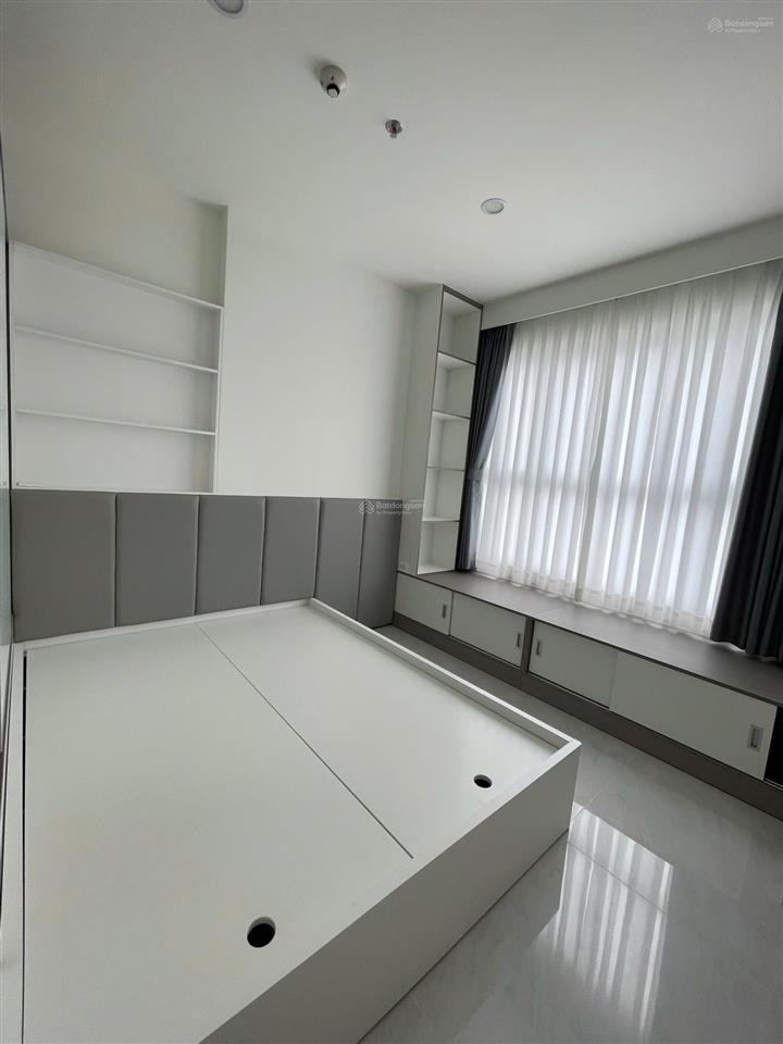 Cẩn ra hàng gấp căn 1 phòng ngủ 2 tỷ 300 triệu gọi em  0706 334 ***