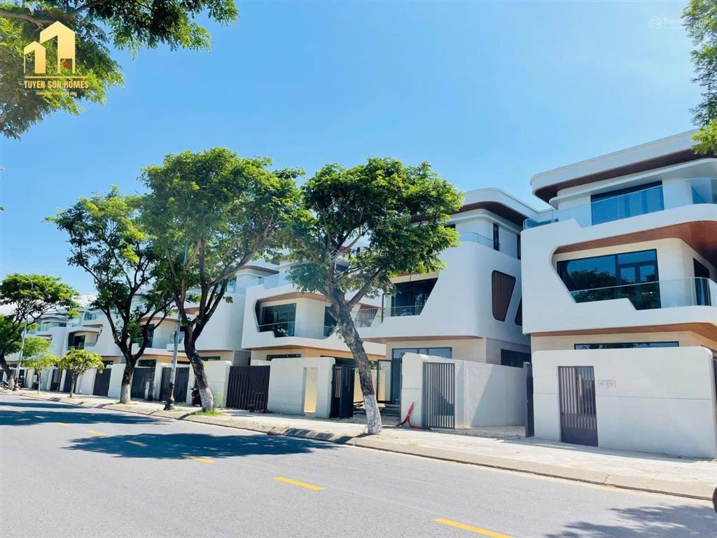 Cần bán giá rẻ nhất thị trường biệt thự 3 tầng, 300m2, đường thăng long, mặt tiền sông hàn, đà nẵng