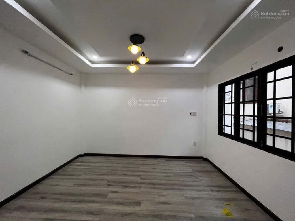 Khu ẩm thực vạn kiếp. 2 tầng . 21m2 . sổ vuông . hẻm 2m . 10m ra mặt tiền .