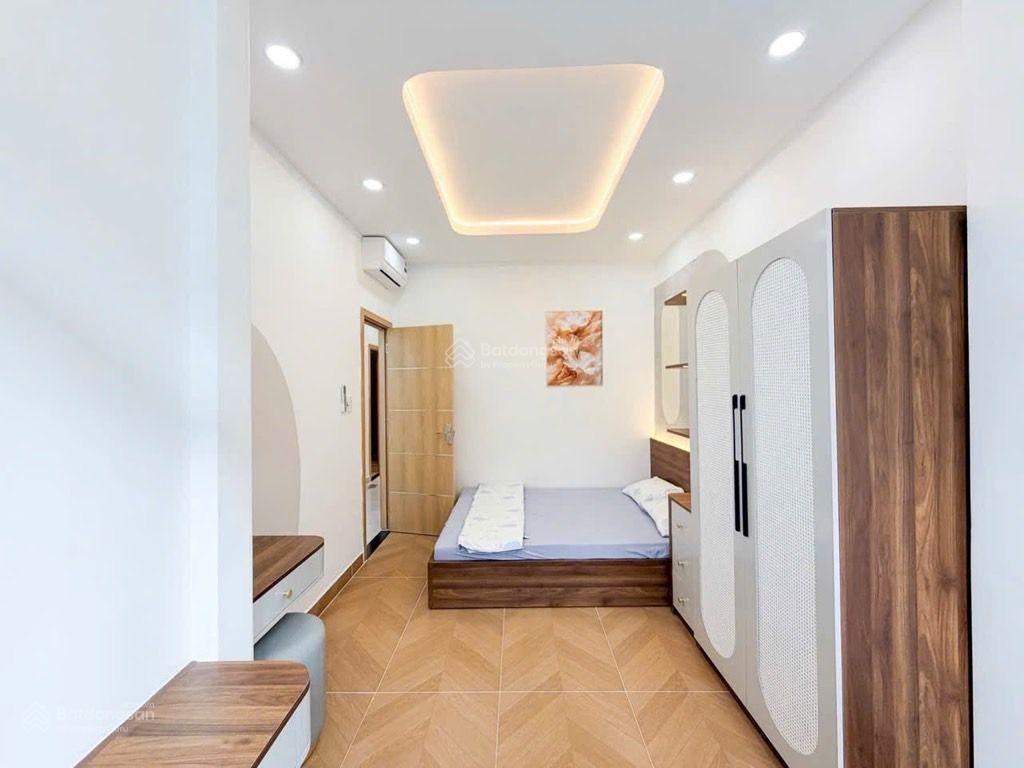 Giảm mạnh 900tr .hxh . 3tầng btct . 55m2 . 4pn. 3wc . full nội thất . ngay văn thanh metro..6.9 tỏi